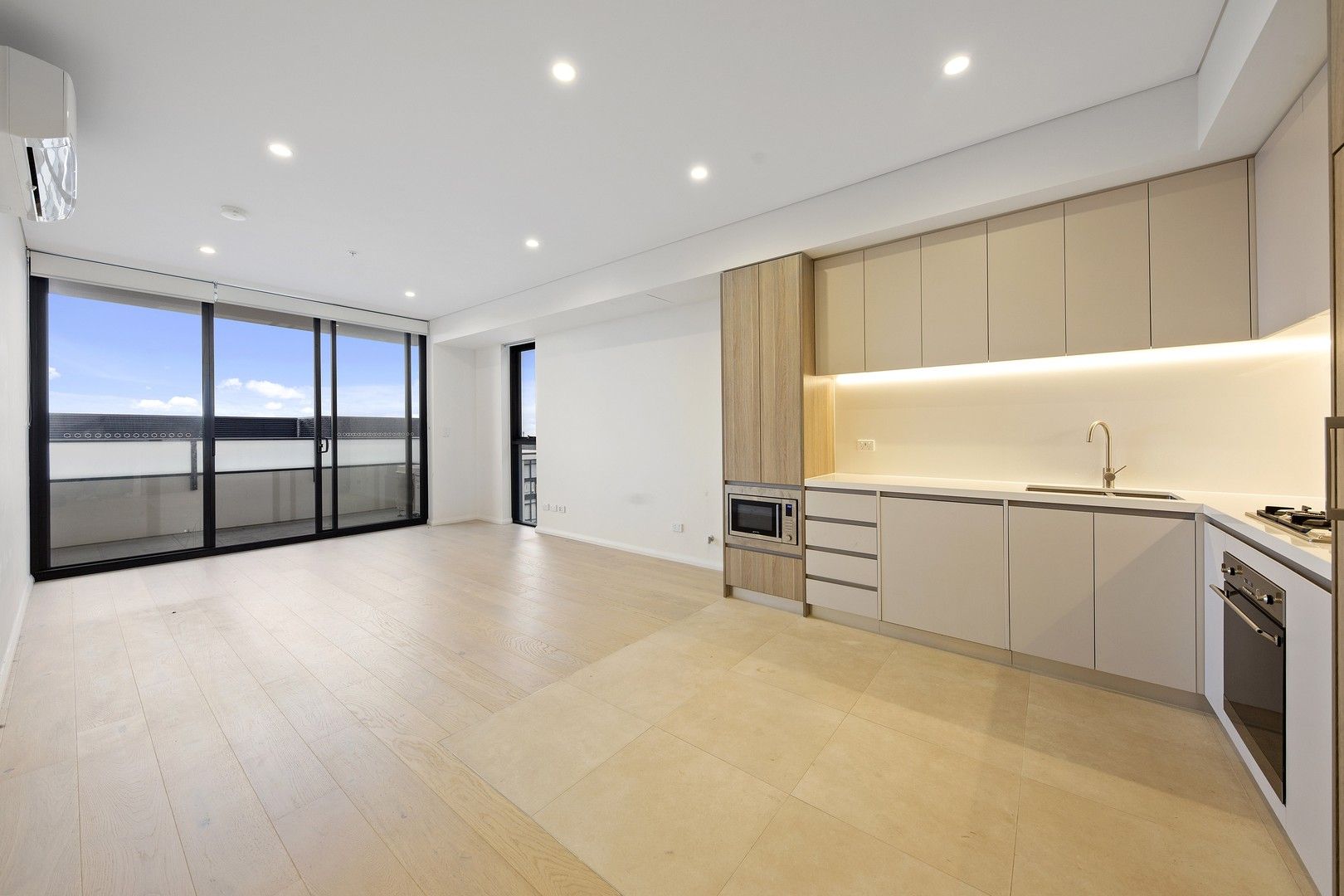2 bedrooms Apartment / Unit / Flat in 612/10 Village Place KIRRAWEE NSW, 2232