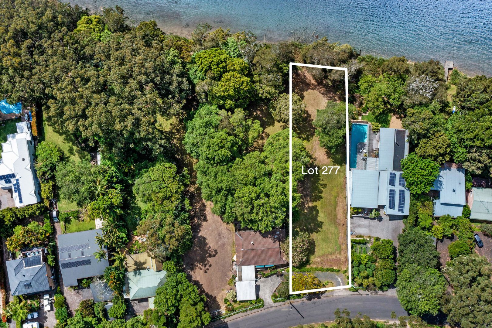 277 The Round Drive, Avoca Beach NSW 2251, Image 2