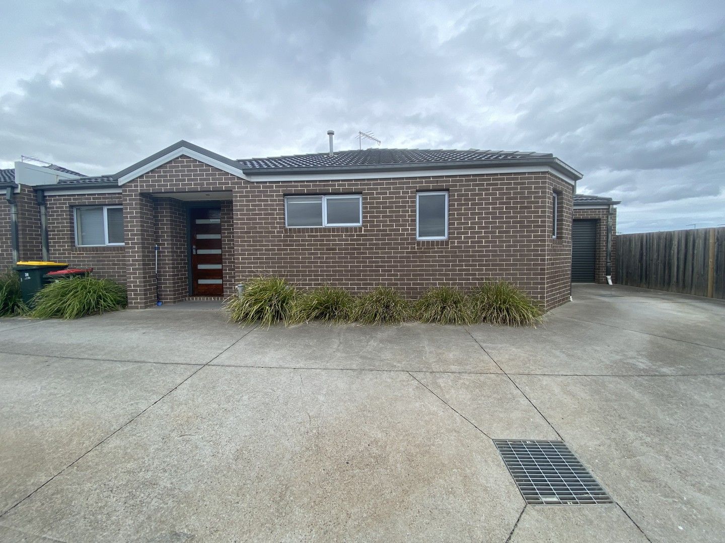 3 bedrooms Apartment / Unit / Flat in 1/39 Claire Way TARNEIT VIC, 3029