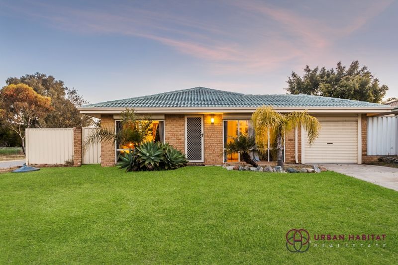 4 bedrooms House in 14 Pallarup Grove WAIKIKI WA, 6169