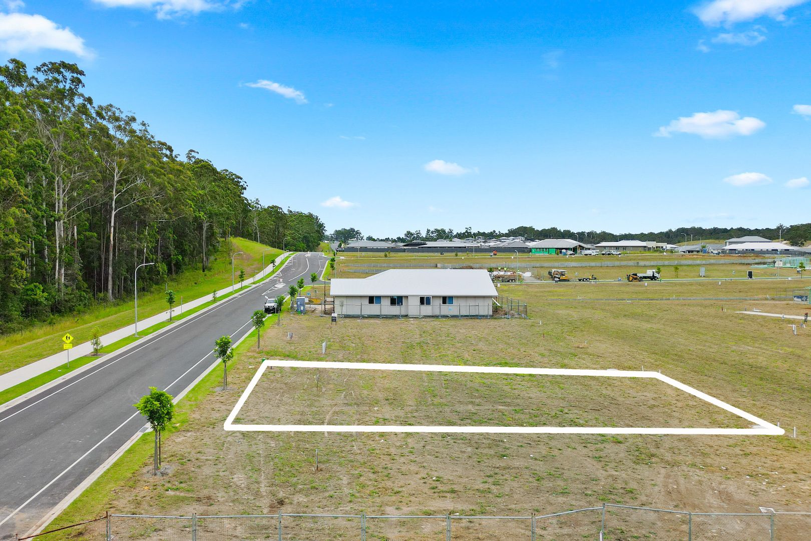 325 Neave Way, Thrumster NSW 2444 Domain