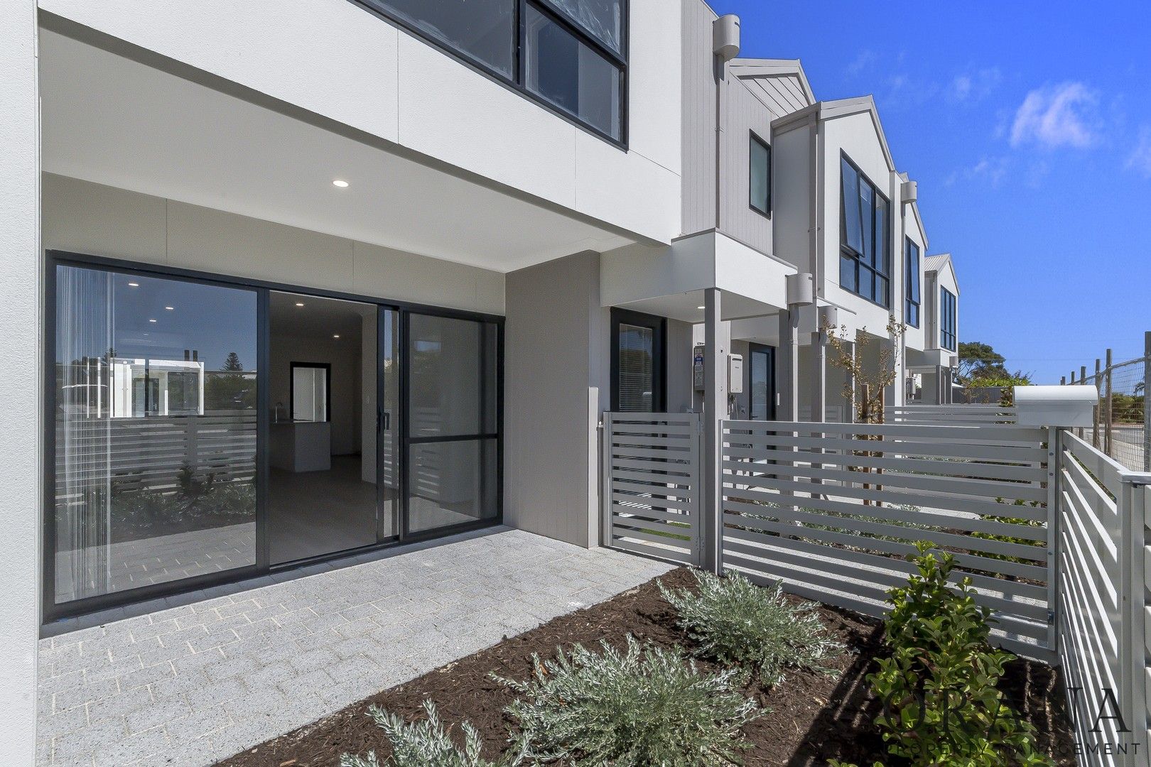 3 bedrooms Townhouse in 93 Strive Loop GIRRAWHEEN WA, 6064