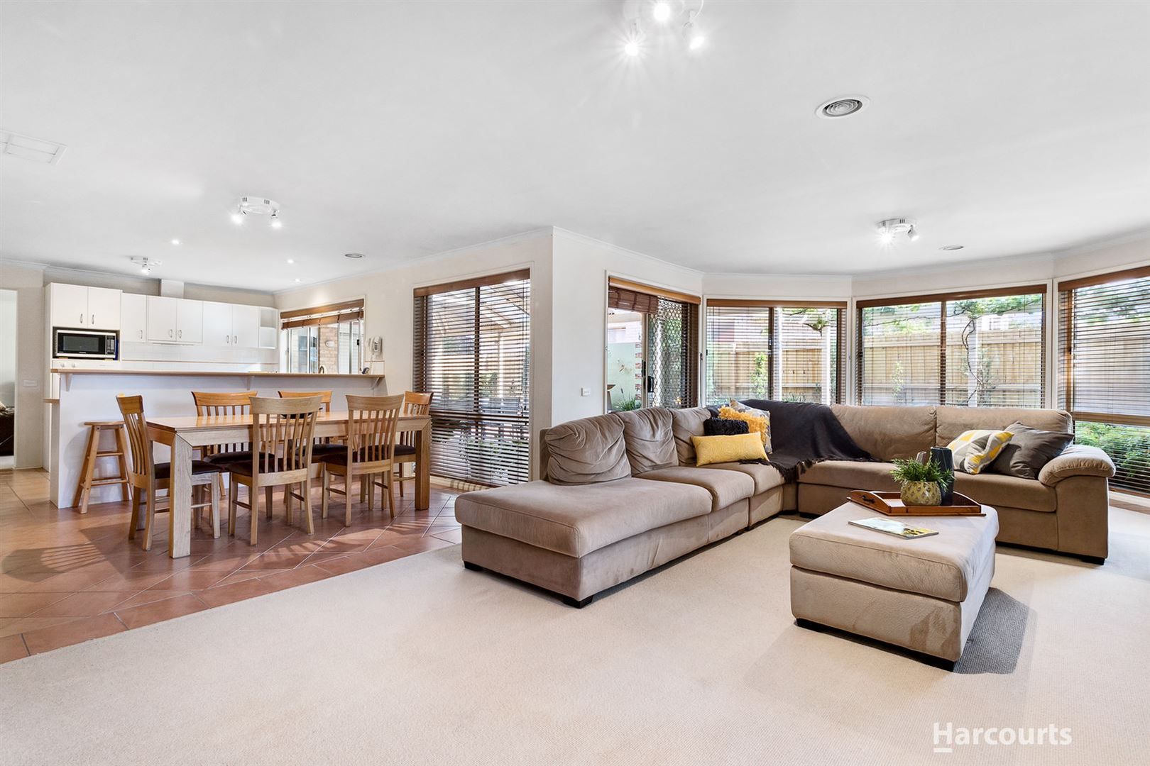 6 Risdon Drive, Notting Hill VIC 3168, Image 2