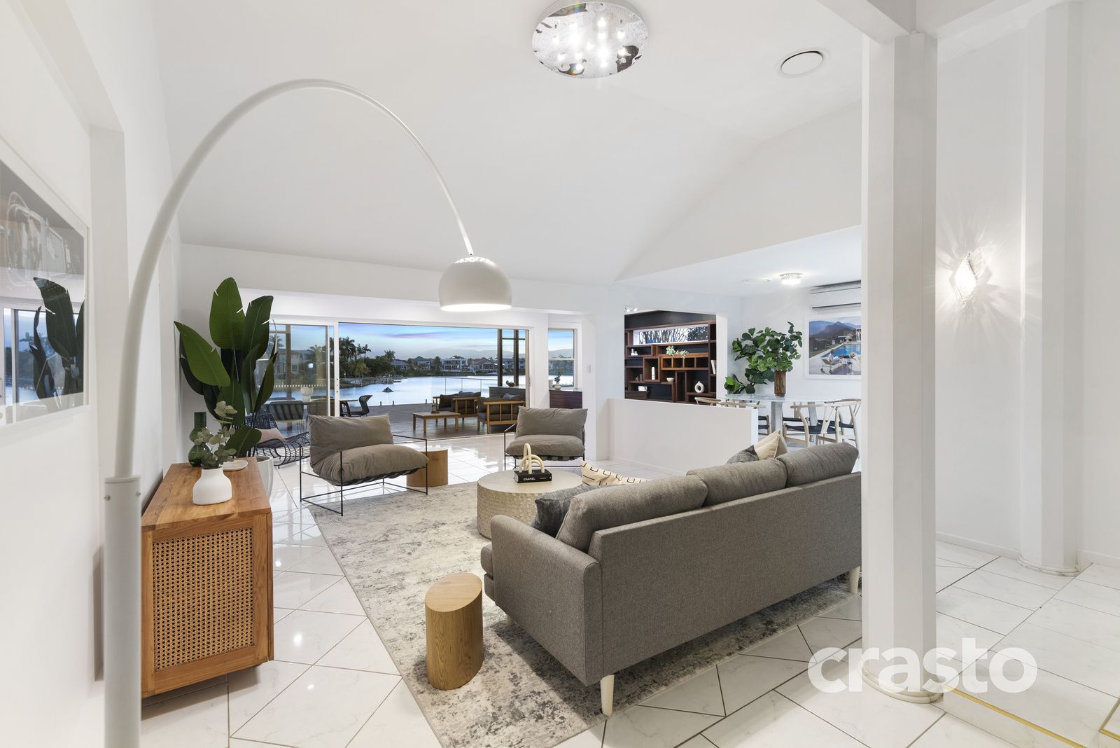 5 bedrooms House in 17 San Simeon Drive CLEAR ISLAND WATERS QLD, 4226