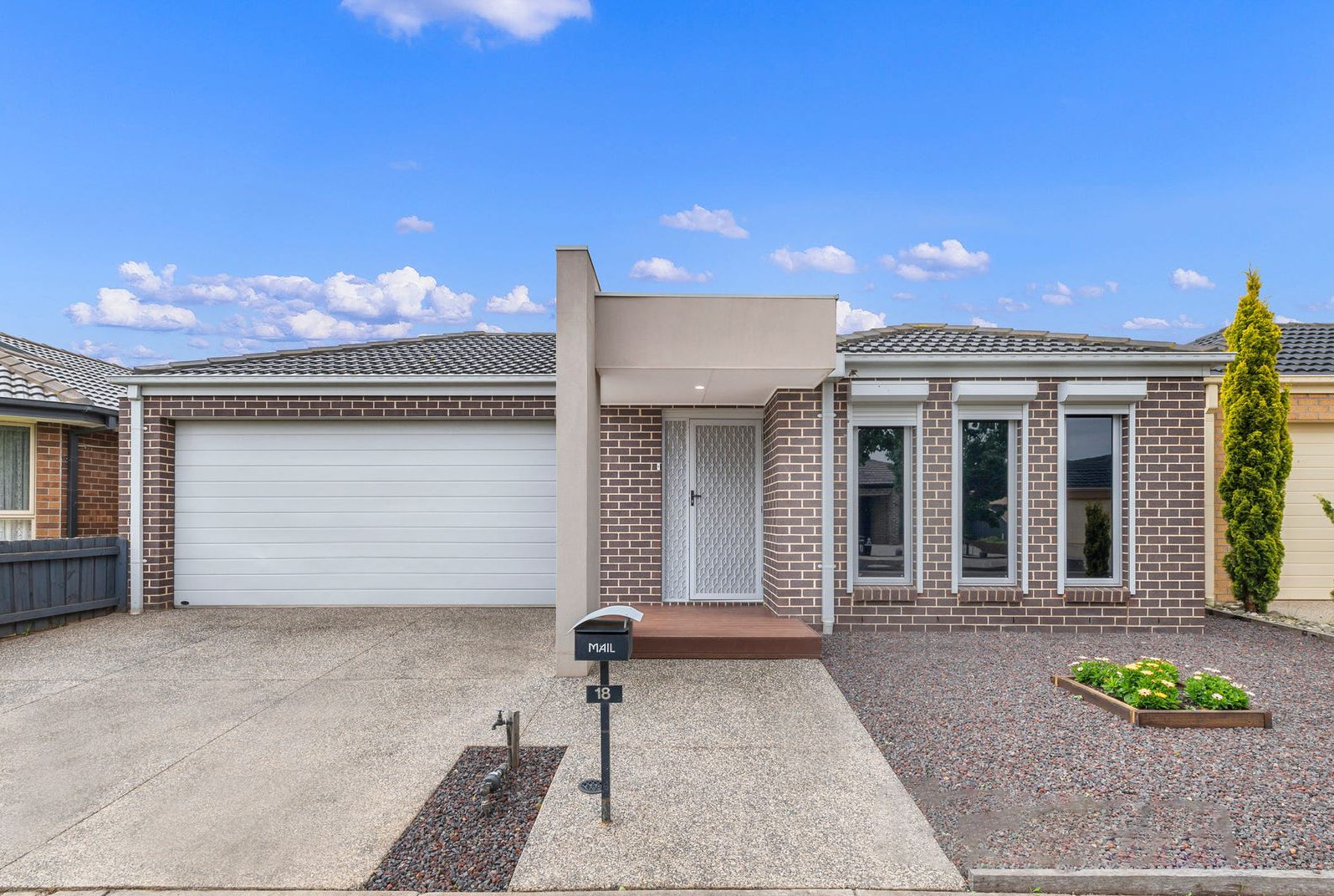 3 bedrooms House in 18 Wakefields Dr BROOKFIELD VIC, 3338
