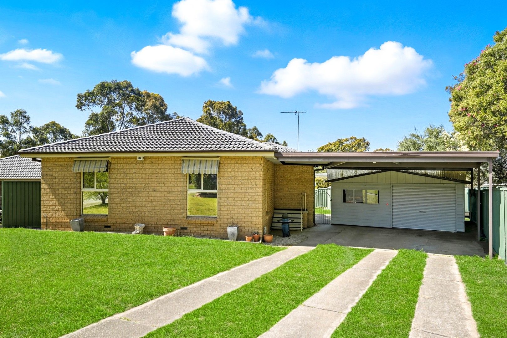 3 bedrooms House in 9 Chrisalex Place ST CLAIR NSW, 2759