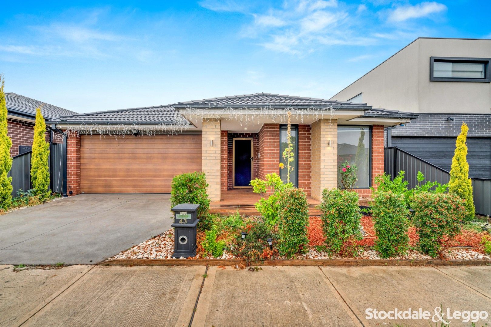 4 bedrooms House in 43 Coolamon Drive CRAIGIEBURN VIC, 3064