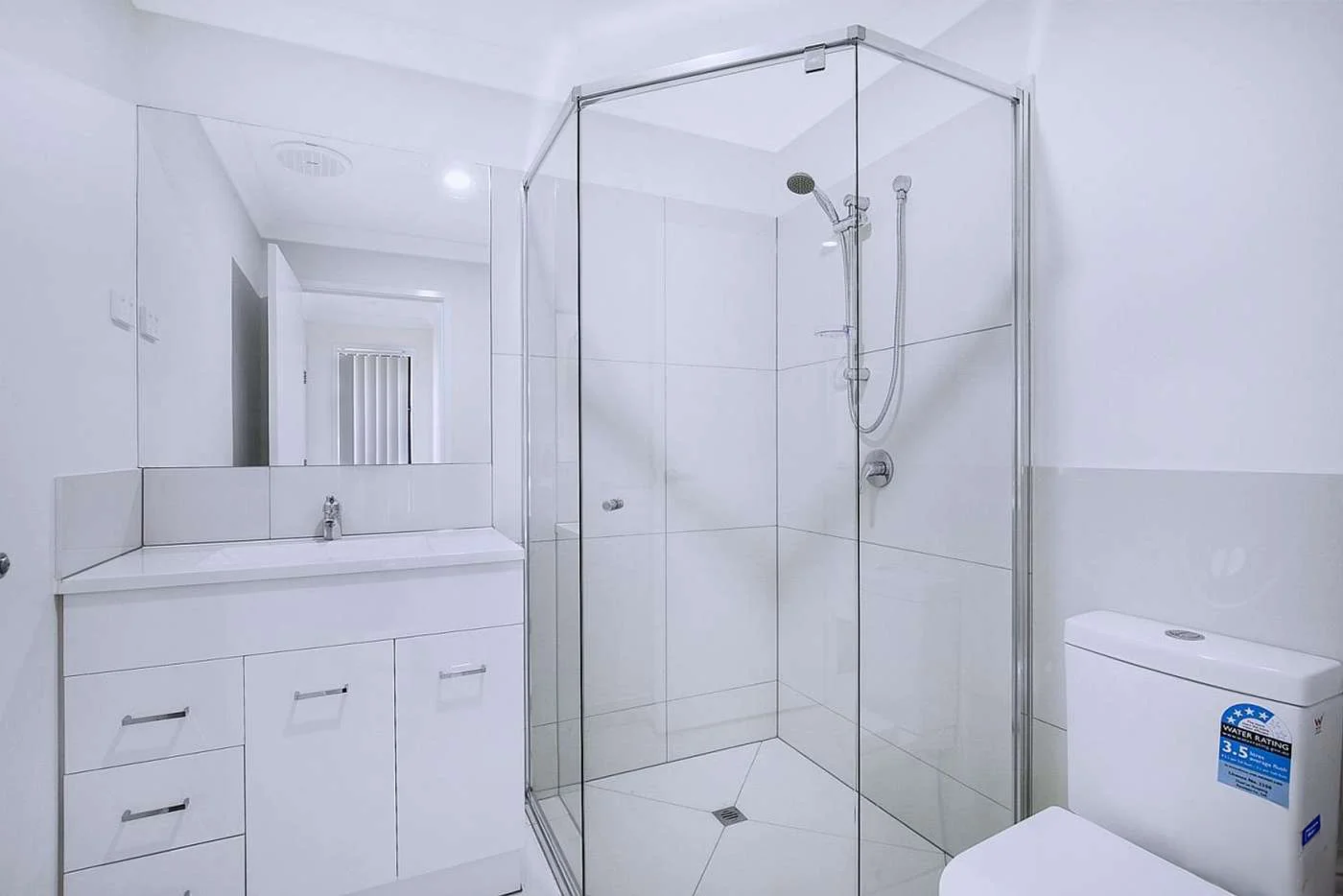 Additional image 5 of 2/14 Ludwig St, Leichhardt QLD 4305