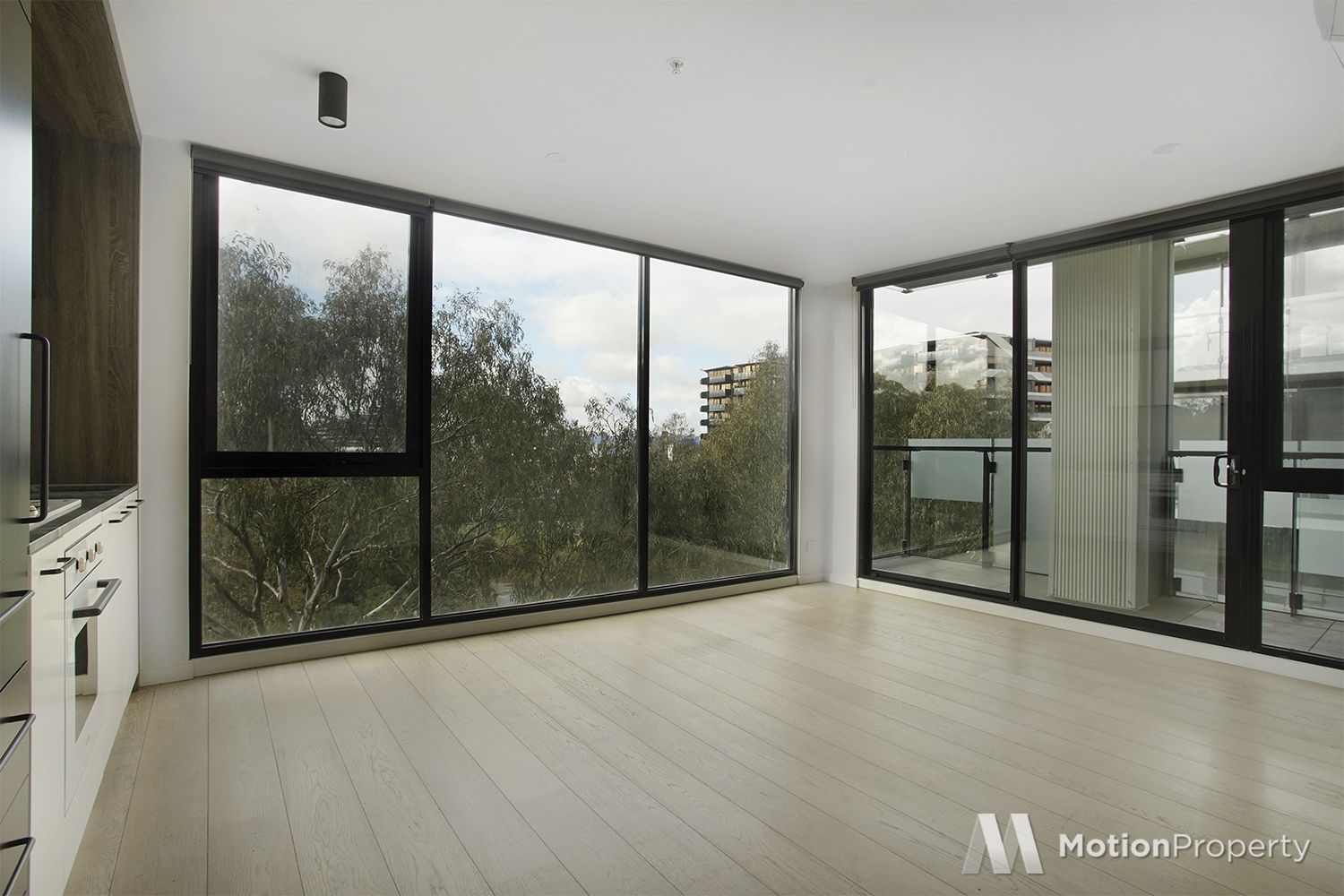 2 bedrooms Apartment / Unit / Flat in 532/20 Shamrock Street ABBOTSFORD VIC, 3067
