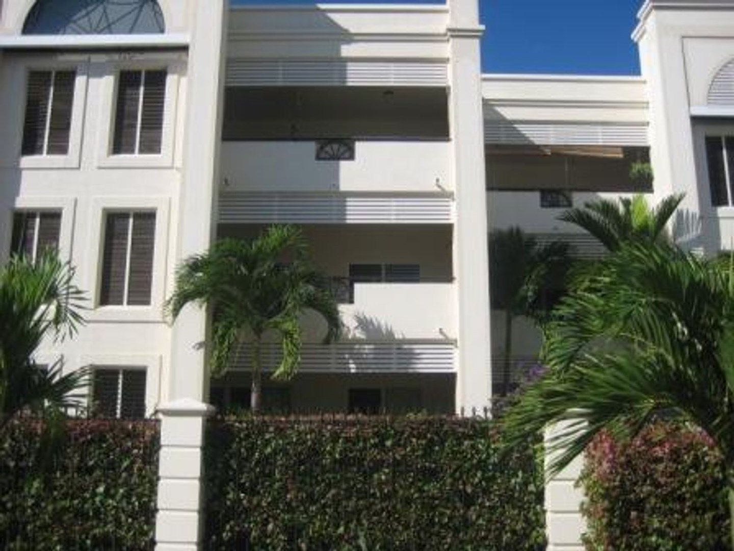 2 bedrooms Apartment / Unit / Flat in 8/304-310 Lake Street CAIRNS NORTH QLD, 4870