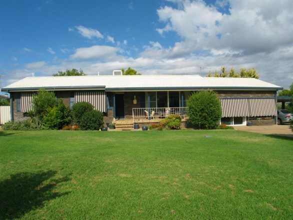 9 Thomson Place, Gunnedah NSW 2380