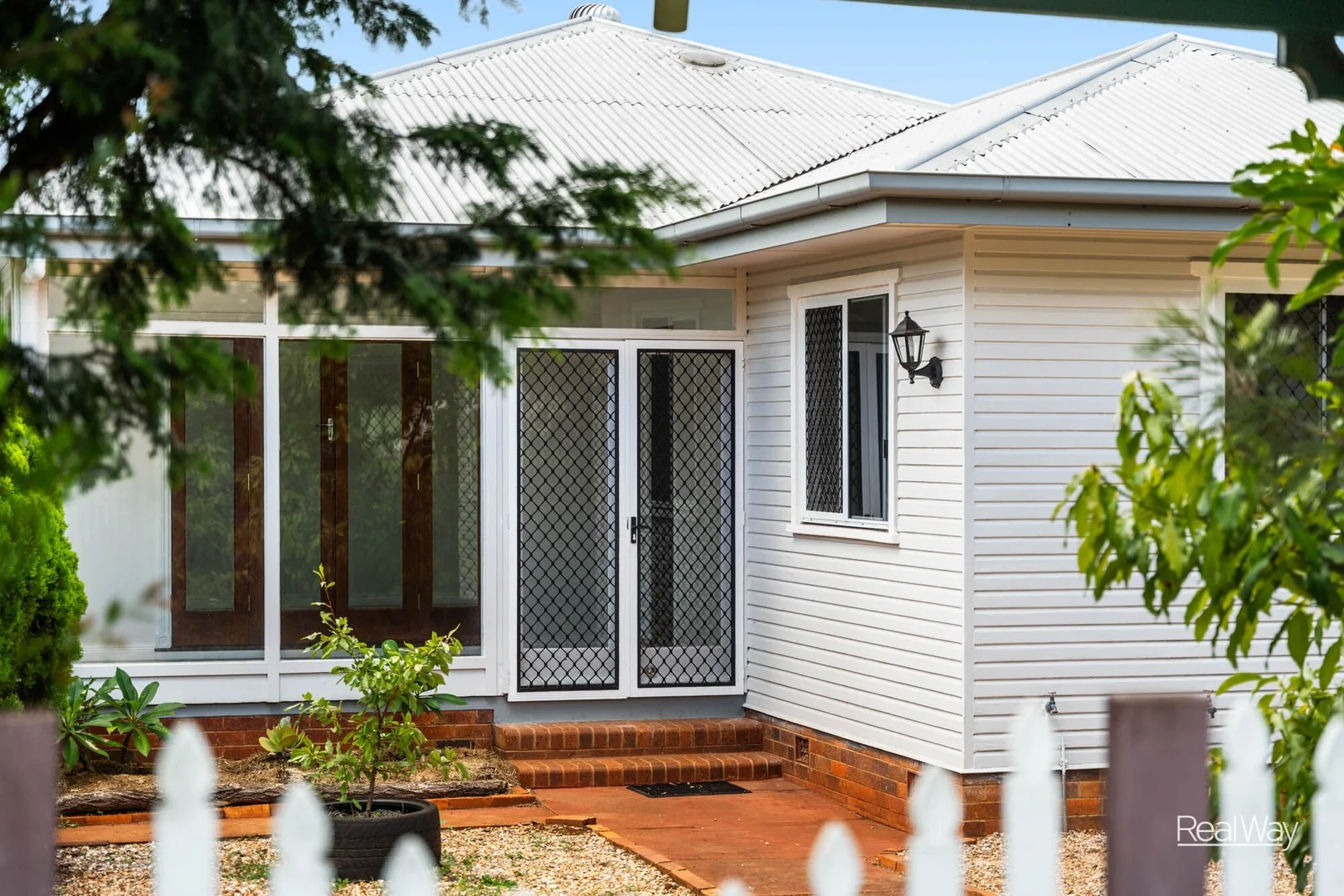 Primary image of 24 Blackdown Street, Harristown QLD 4350