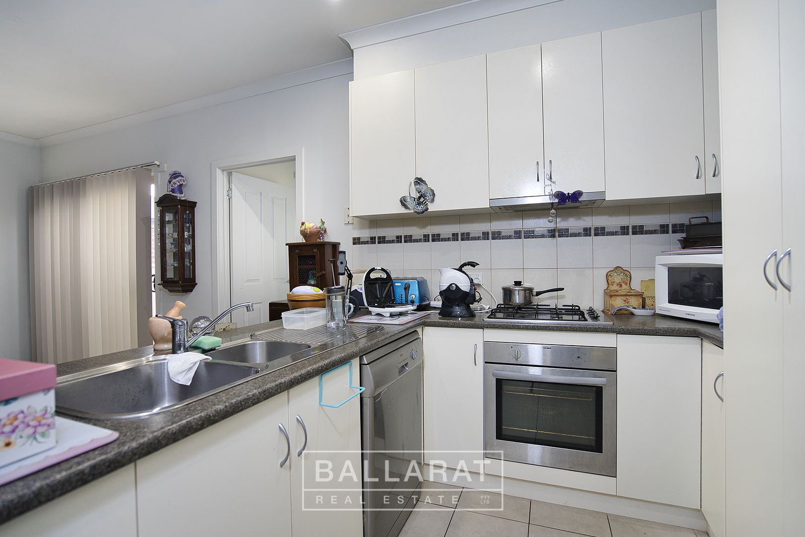 3/18 Gale Street, Canadian VIC 3350, Image 1