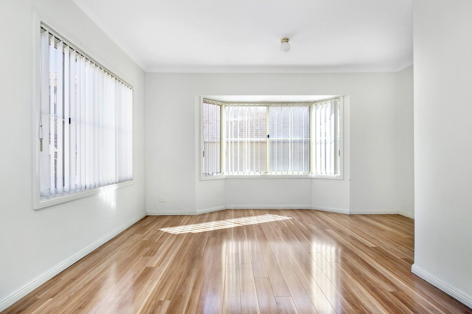 3 bedrooms House in 5/9-11 Brisbane Road CASTLE HILL NSW, 2154