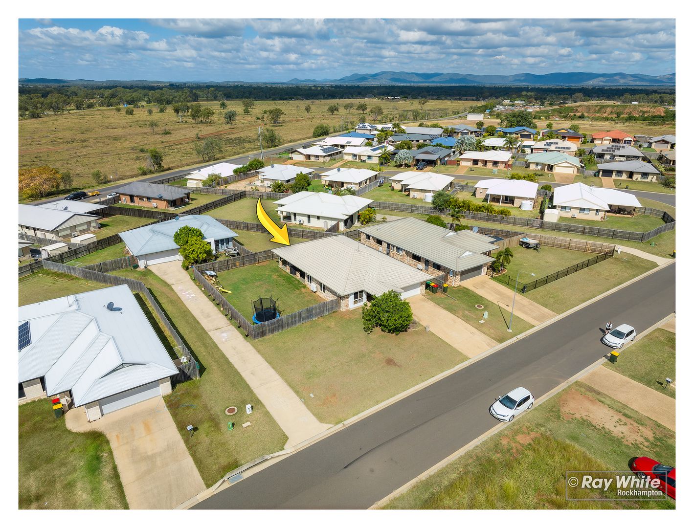 8 Bronco Crescent, Gracemere QLD 4702, Image 2