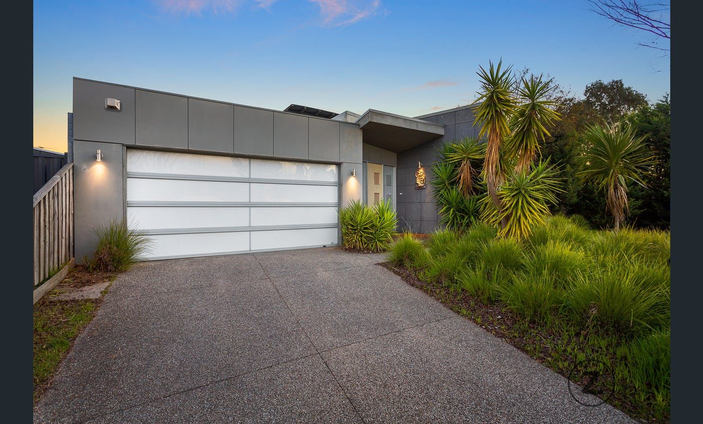 3 bedrooms House in 1 Moreton Bay Boulevard LYNDHURST VIC, 3975