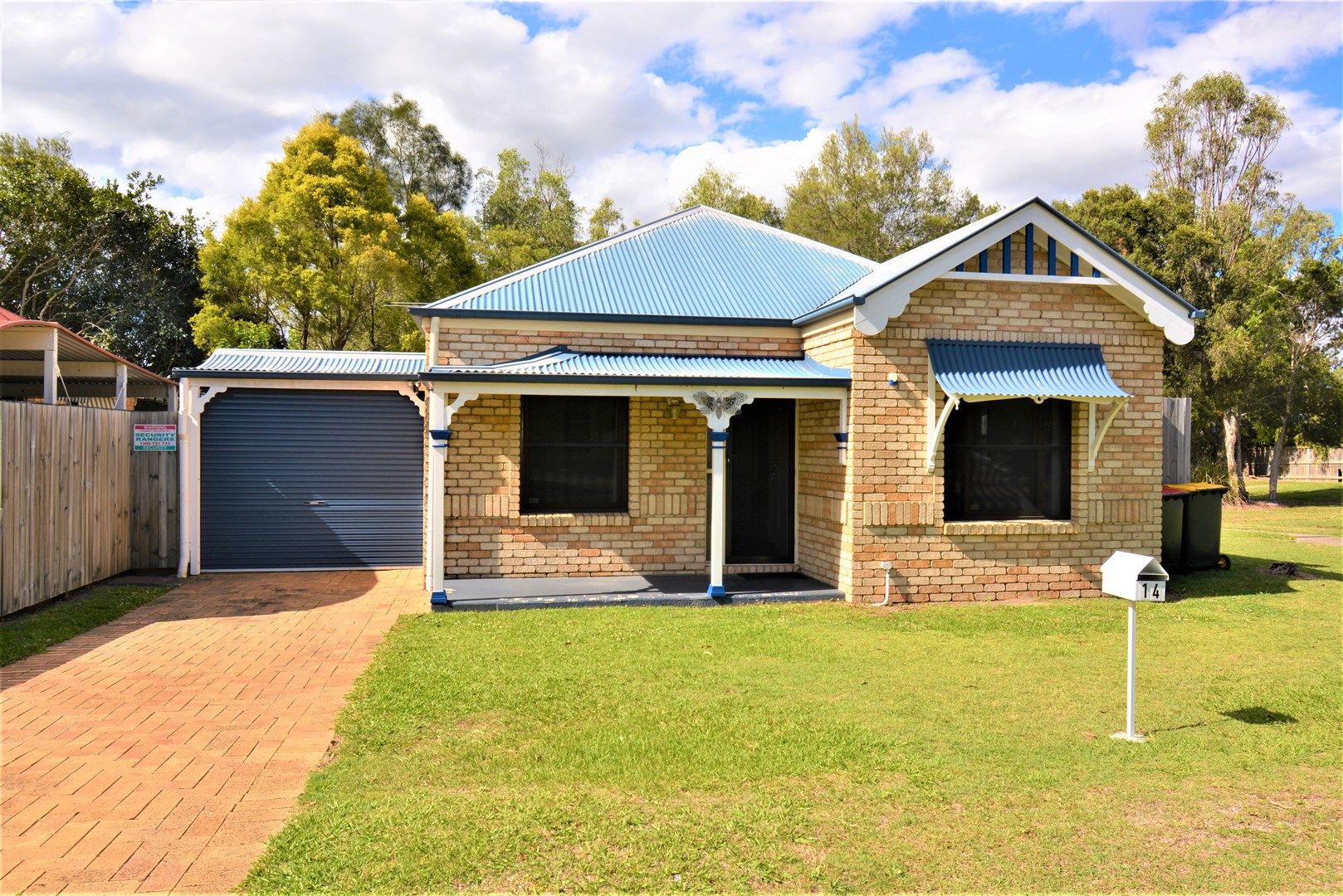 3 bedrooms House in 14 Bridgeman Place FOREST LAKE QLD, 4078