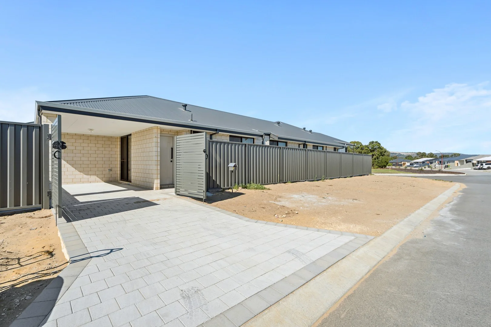 2A Holeywell Street, Maddington WA 6109
