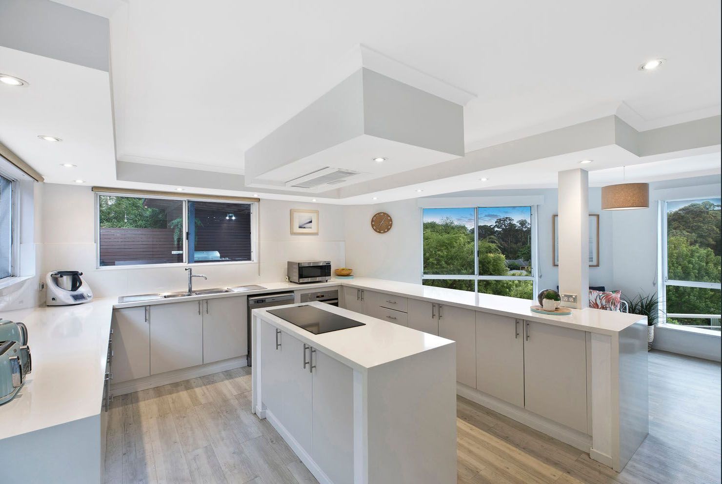 4 bedrooms House in 24 Edinburgh Circuit WAMBERAL NSW, 2260
