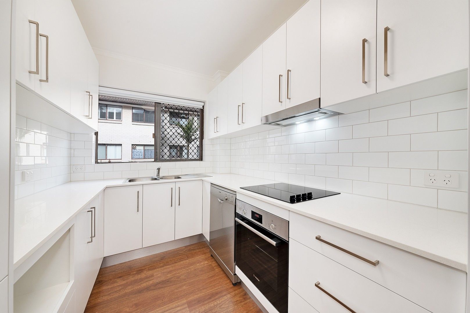 2 bedrooms Apartment / Unit / Flat in 4/120 Burns Bay Road LANE COVE NSW, 2066