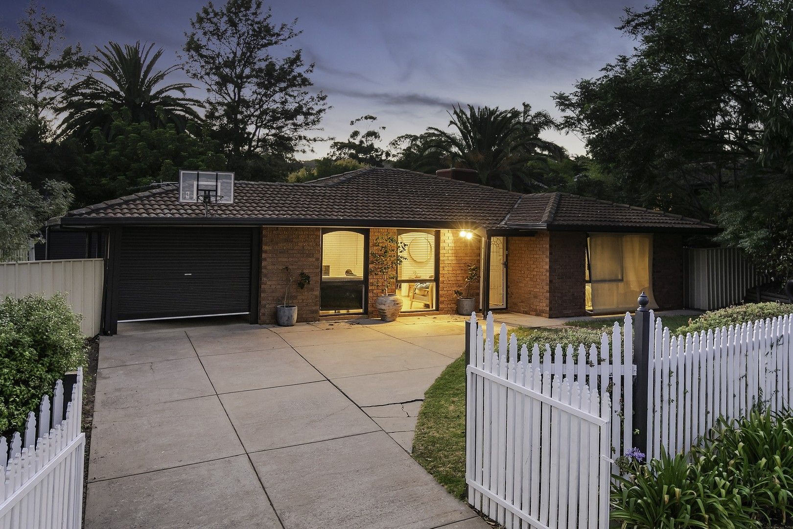 4 bedrooms House in 19 Woodswallow Drive HAPPY VALLEY SA, 5159