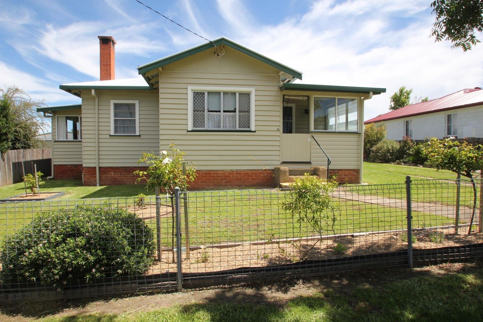 3 bedrooms House in 25 Molesworth Street TENTERFIELD NSW, 2372