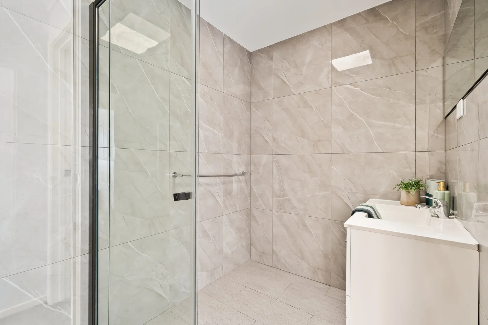 2/27 Bartlett Crescent, Hoppers Crossing VIC 3029 | Domain