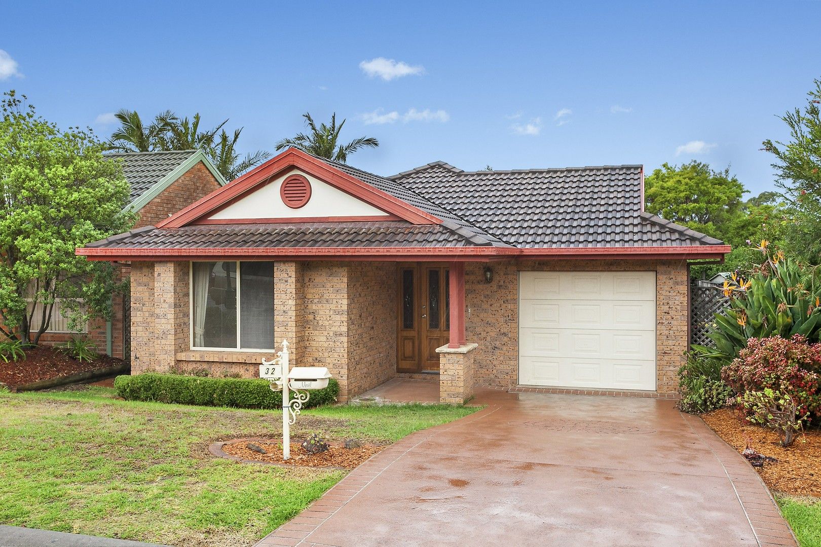 2 bedrooms House in 32 Blackthorn Circuit MENAI NSW, 2234