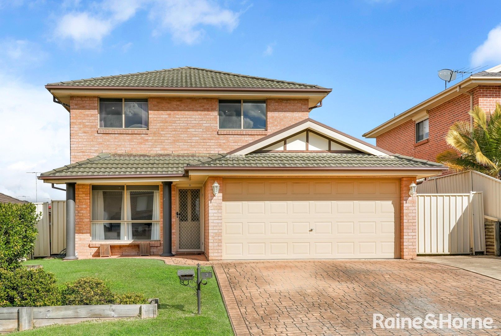 4 bedrooms House in 3 Gili Place GLENMORE PARK NSW, 2745