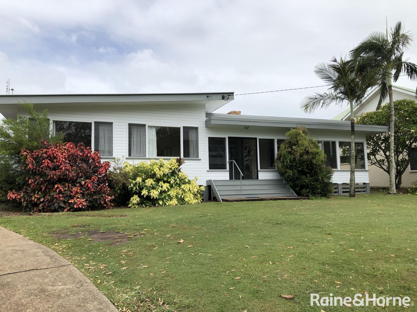 115 Esplanade , Point Vernon Property History & Address Research Domain