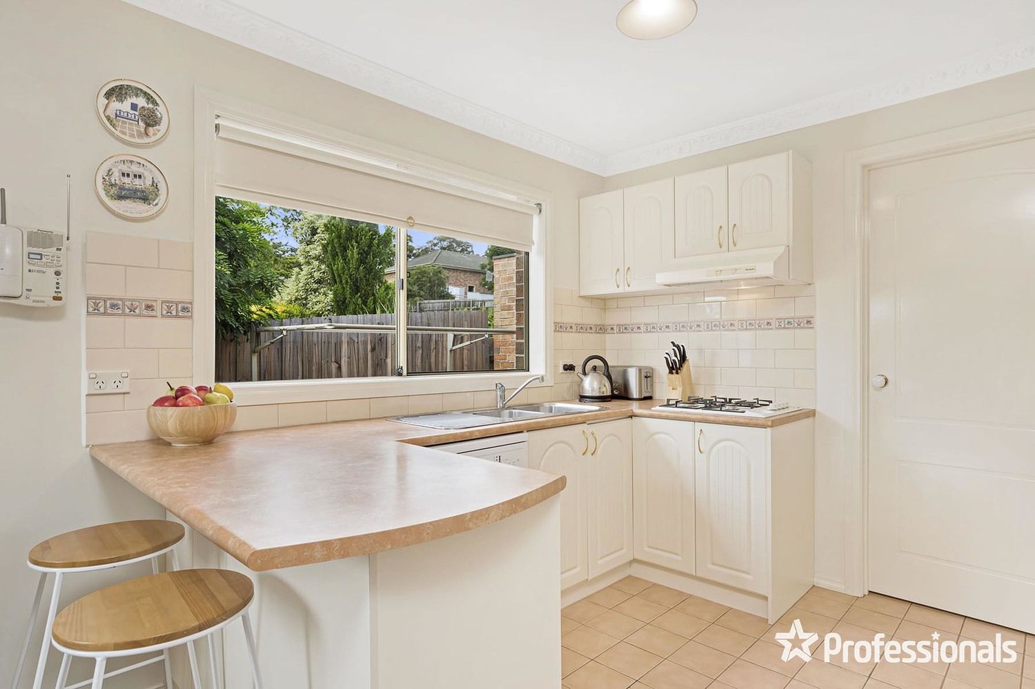 12/15 Cambridge Road, Mooroolbark VIC 3138, Image 2