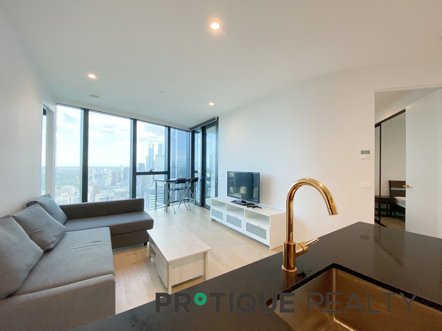 2 bedrooms Apartment / Unit / Flat in 4117/228 La Trobe Street MELBOURNE VIC, 3000