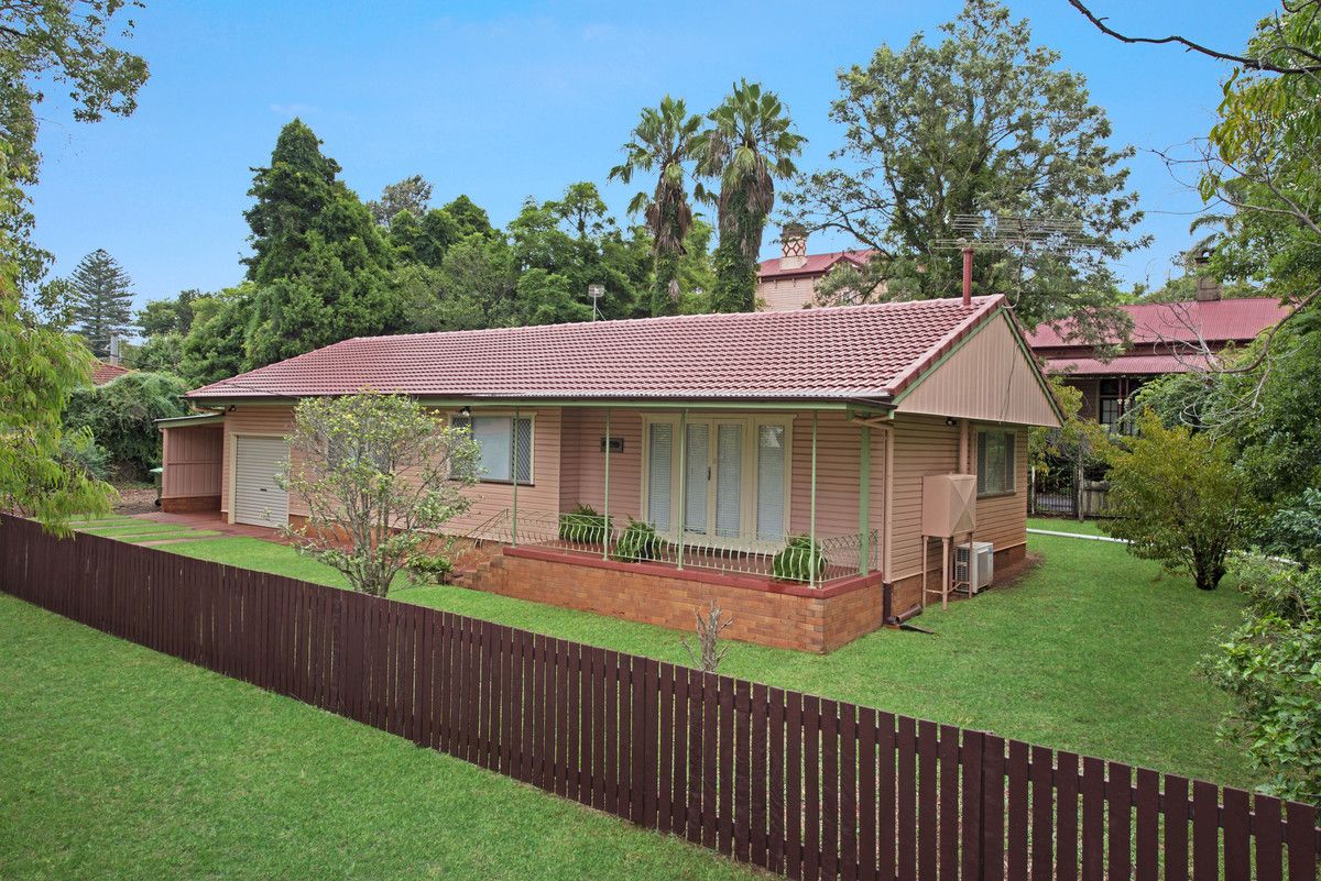 17 Newmarket Street, Newtown QLD 4350, Image 0