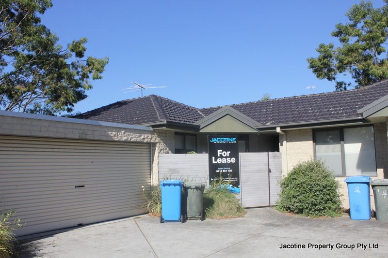3 bedrooms Apartment / Unit / Flat in 7/C Henrietta Street HAMPTON EAST VIC, 3188