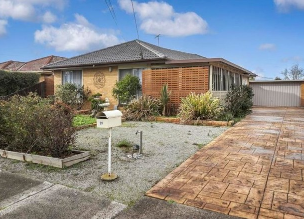 19 Samara Grove, Gladstone Park VIC 3043