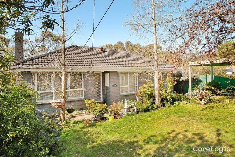 3 bedrooms House in 13 Tasman Avenue NUNAWADING VIC, 3131