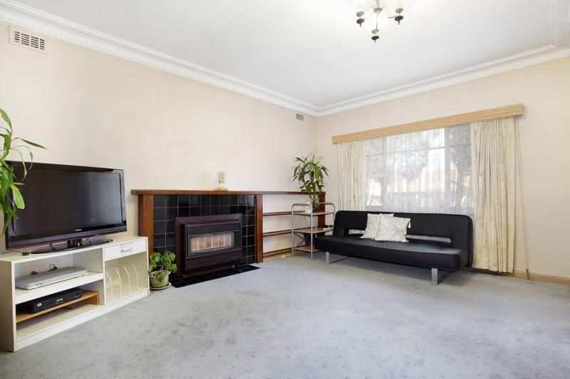 24 Dublin Avenue, STRATHMORE VIC 3041, Image 1