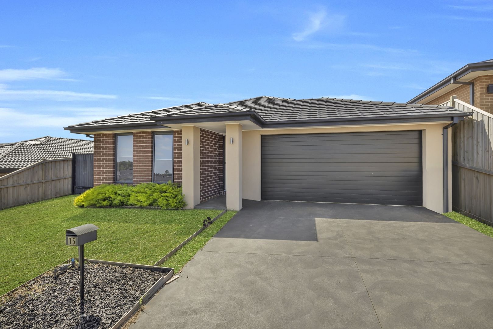 15 Minster Avenue, Warragul VIC 3820, Image 1