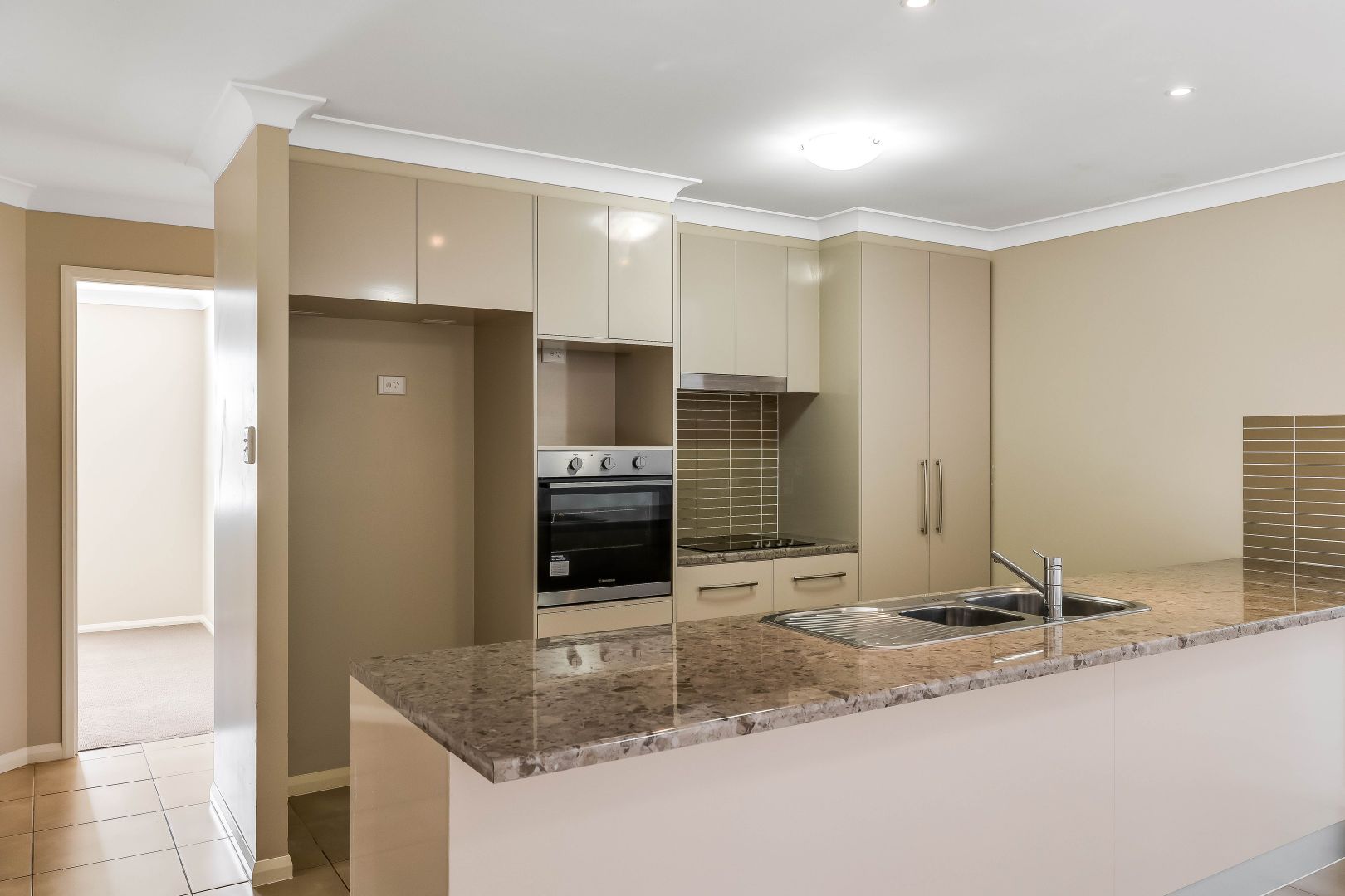 3/12 Garde Street, Centenary Heights QLD 4350, Image 2