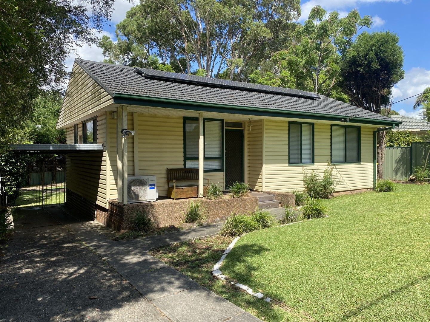 3 bedrooms House in 4 Stuart Mould Cres LALOR PARK NSW, 2147