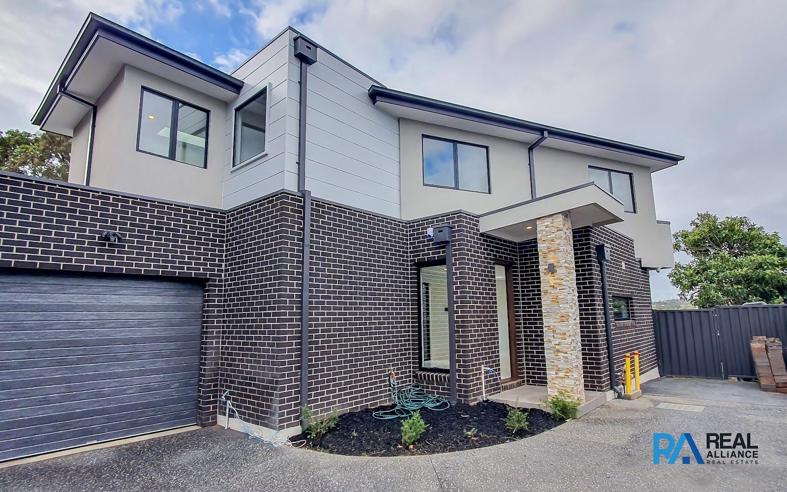 3/49 Avonhurst Drive, Glen Waverley VIC 3150 Townhouse For Rent