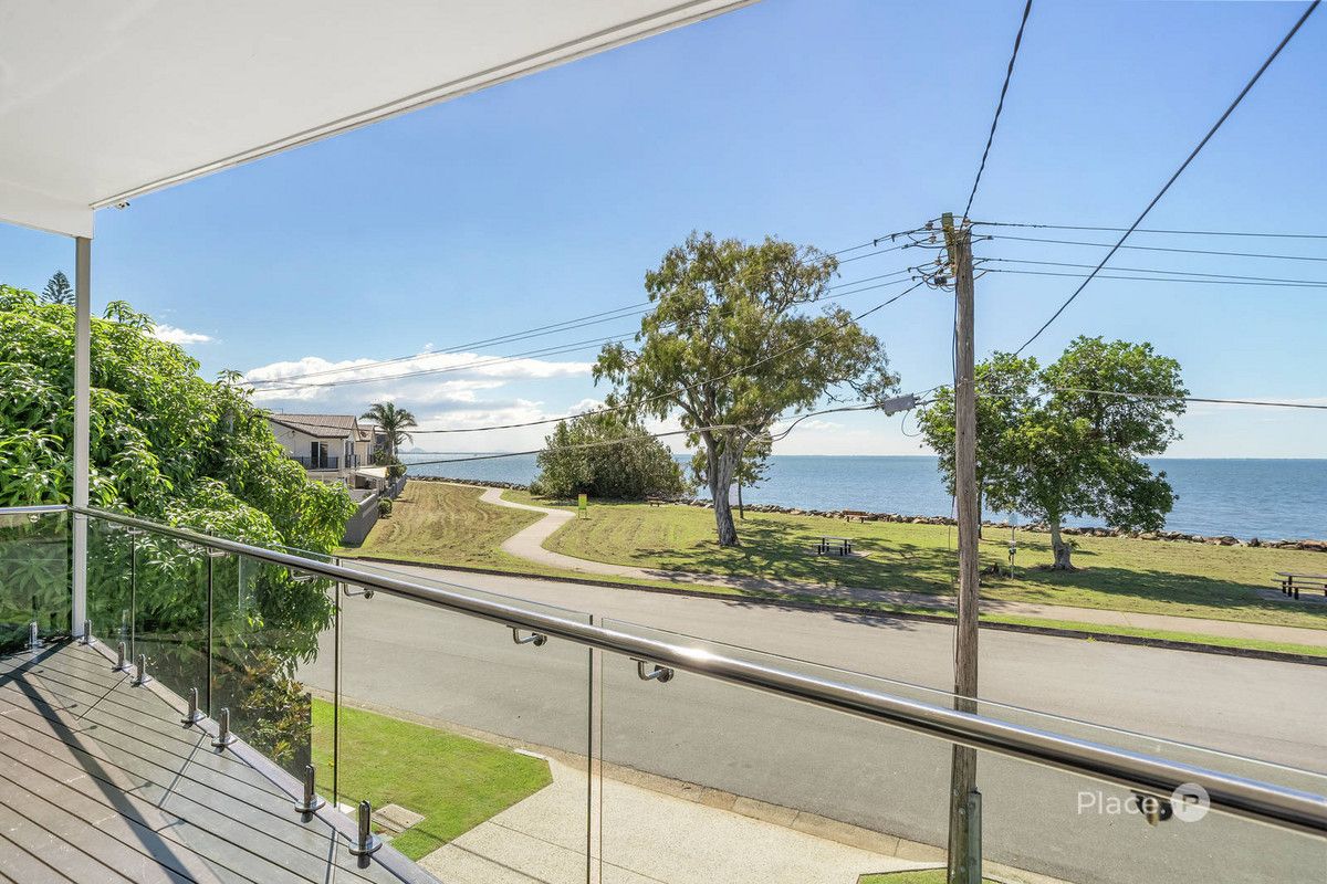 5 bedrooms House in 3 Second Avenue SCARBOROUGH QLD, 4020
