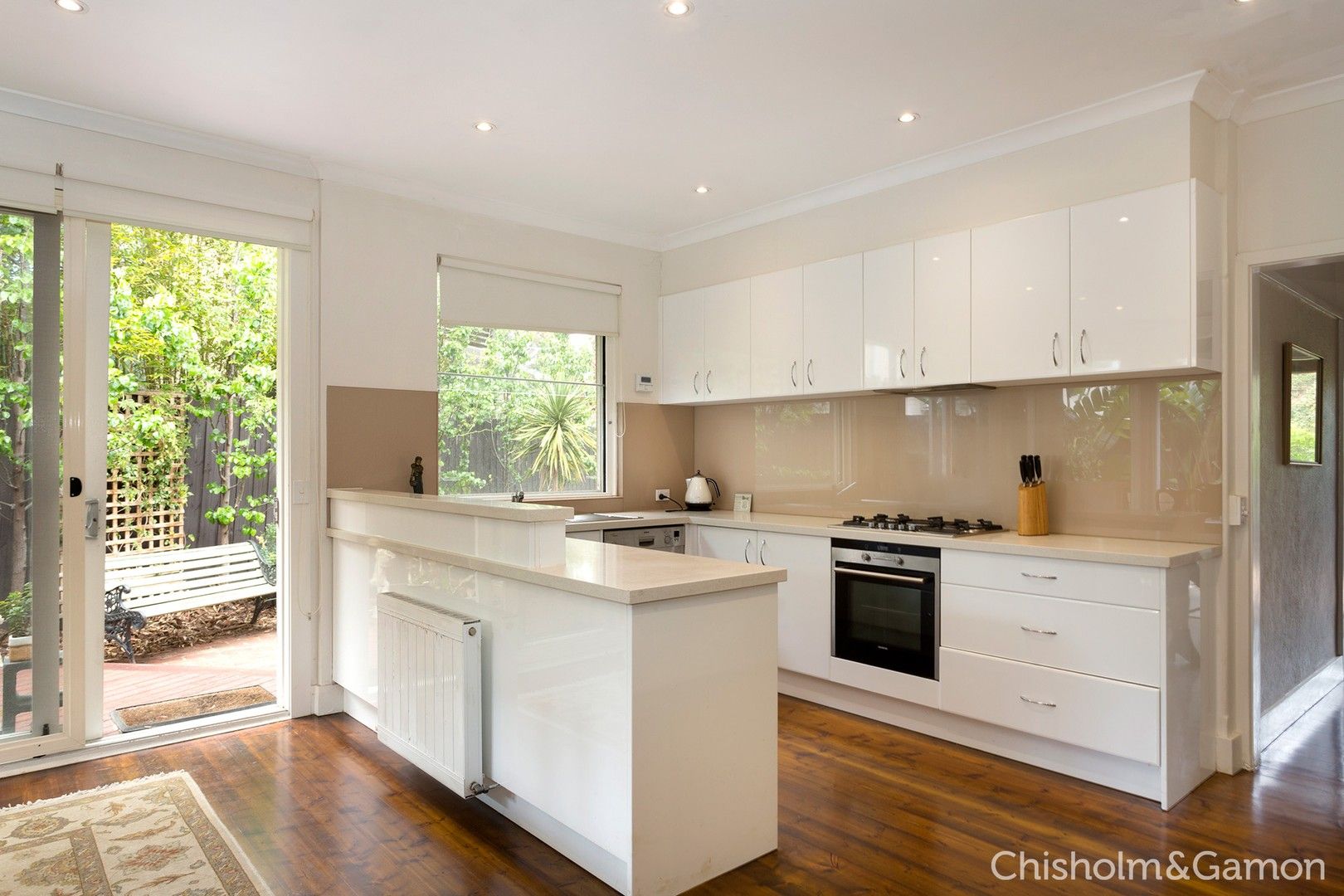3 bedrooms House in 38 Wave Street ELWOOD VIC, 3184