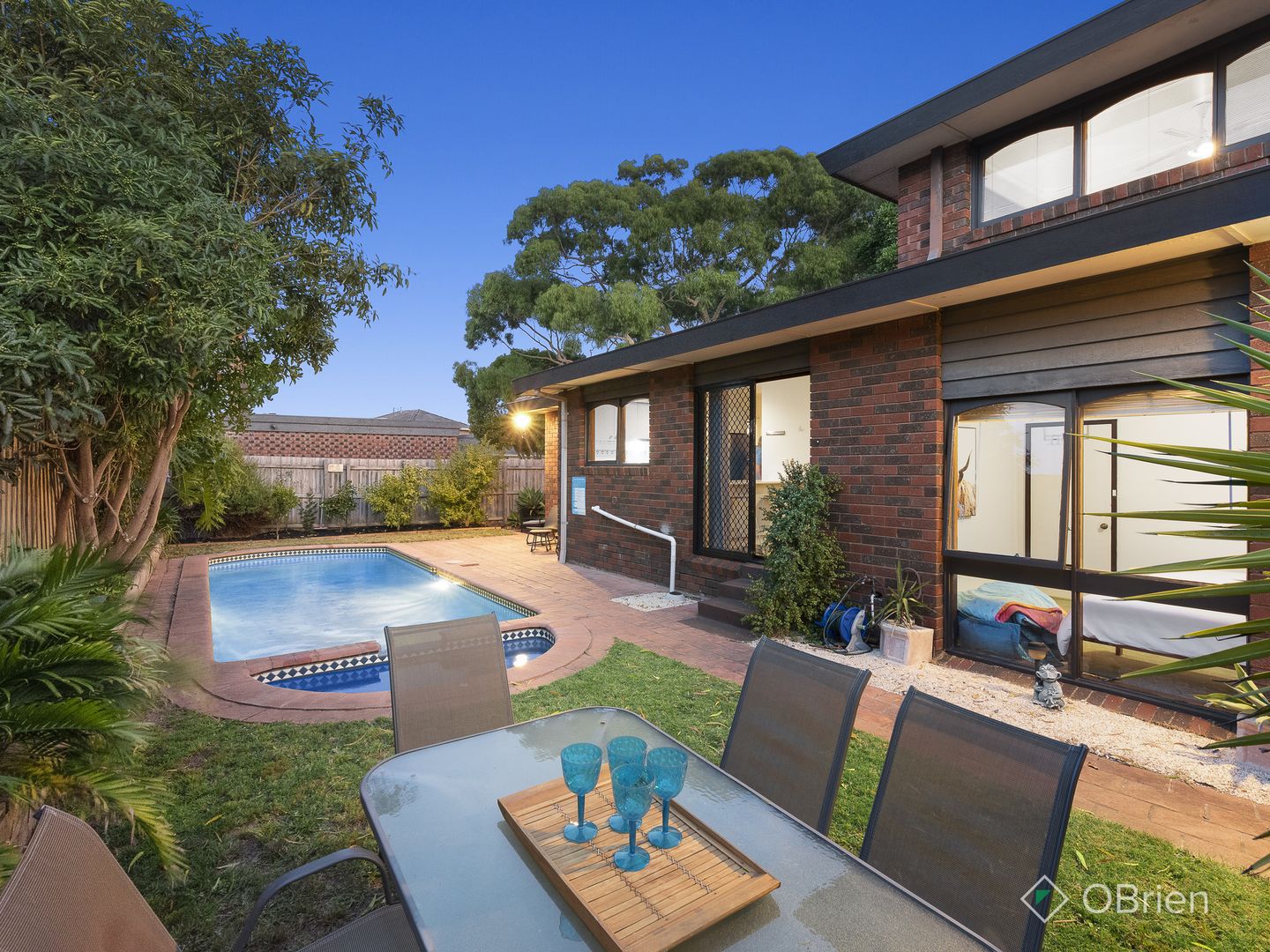 5 bedrooms House in 14 Glenelg Drive MENTONE VIC, 3194