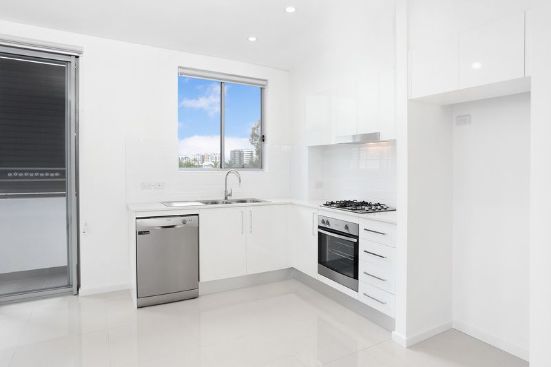 2 bedrooms Apartment / Unit / Flat in 103/18/103/18 Macarthur St PARRAMATTA NSW, 2150