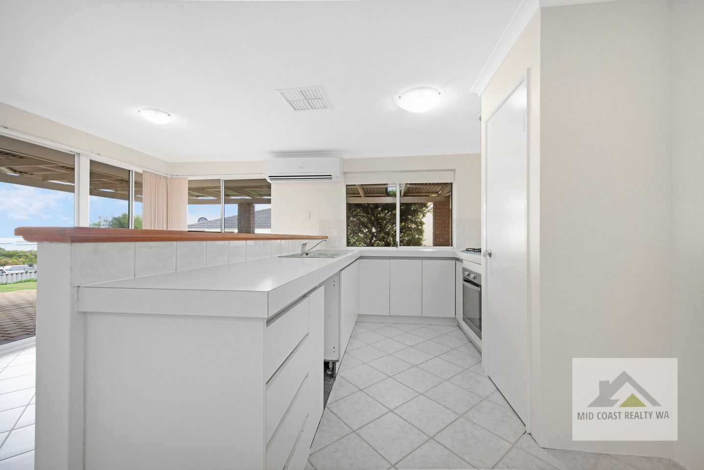 32 Bellimos Drive, Wandina WA 6530, Image 2