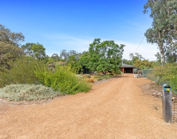 11 Glyde Road, Lesmurdie WA 6076