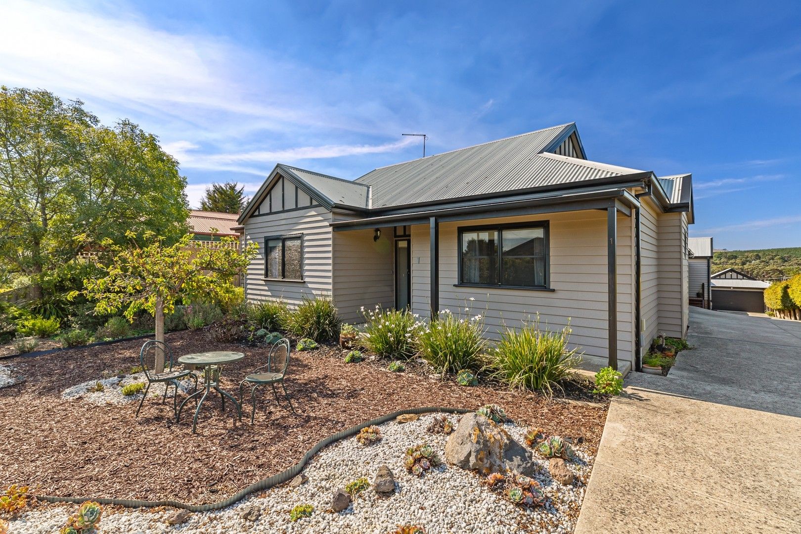 3 bedrooms House in 1/12 Bell Street CRESWICK VIC, 3363