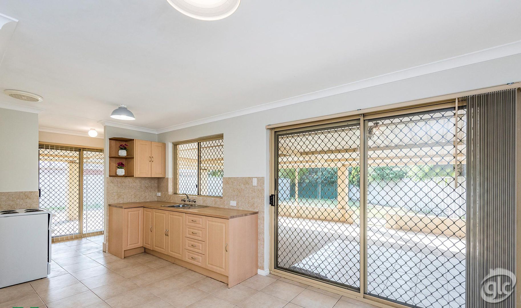 23 Farmhouse Drive, Bibra Lake WA 6163, Image 2