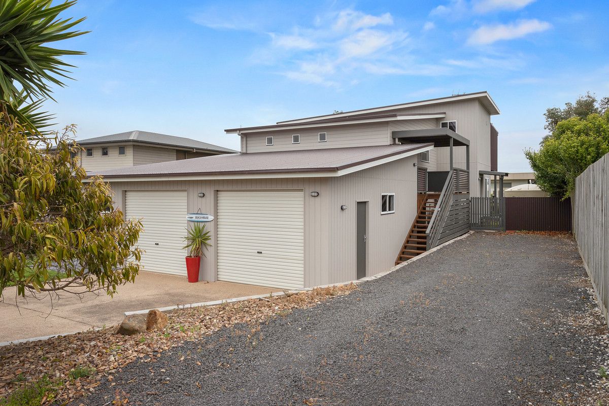 4 bedrooms House in 82 Penniwells Road SAN REMO VIC, 3925